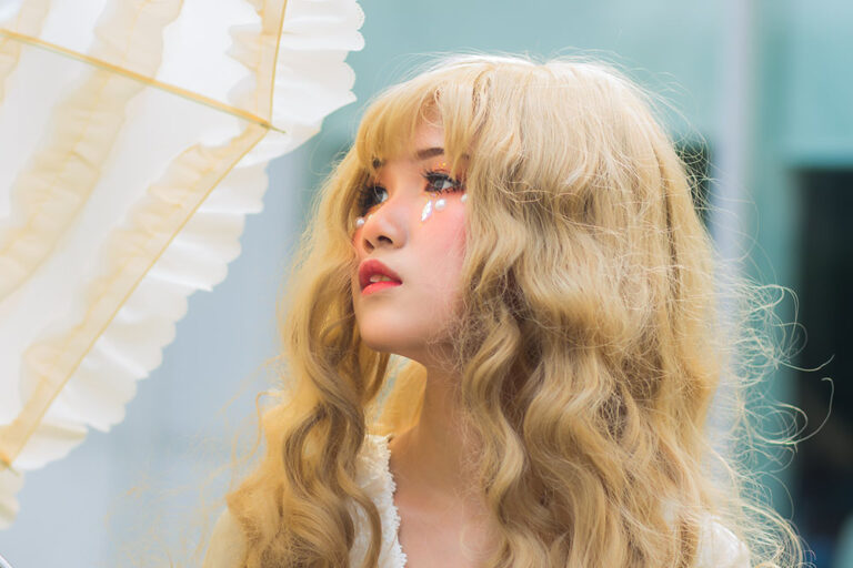 How To Make A Synthetic Wig Less Shiny [2023 Guide] Wam Wigs